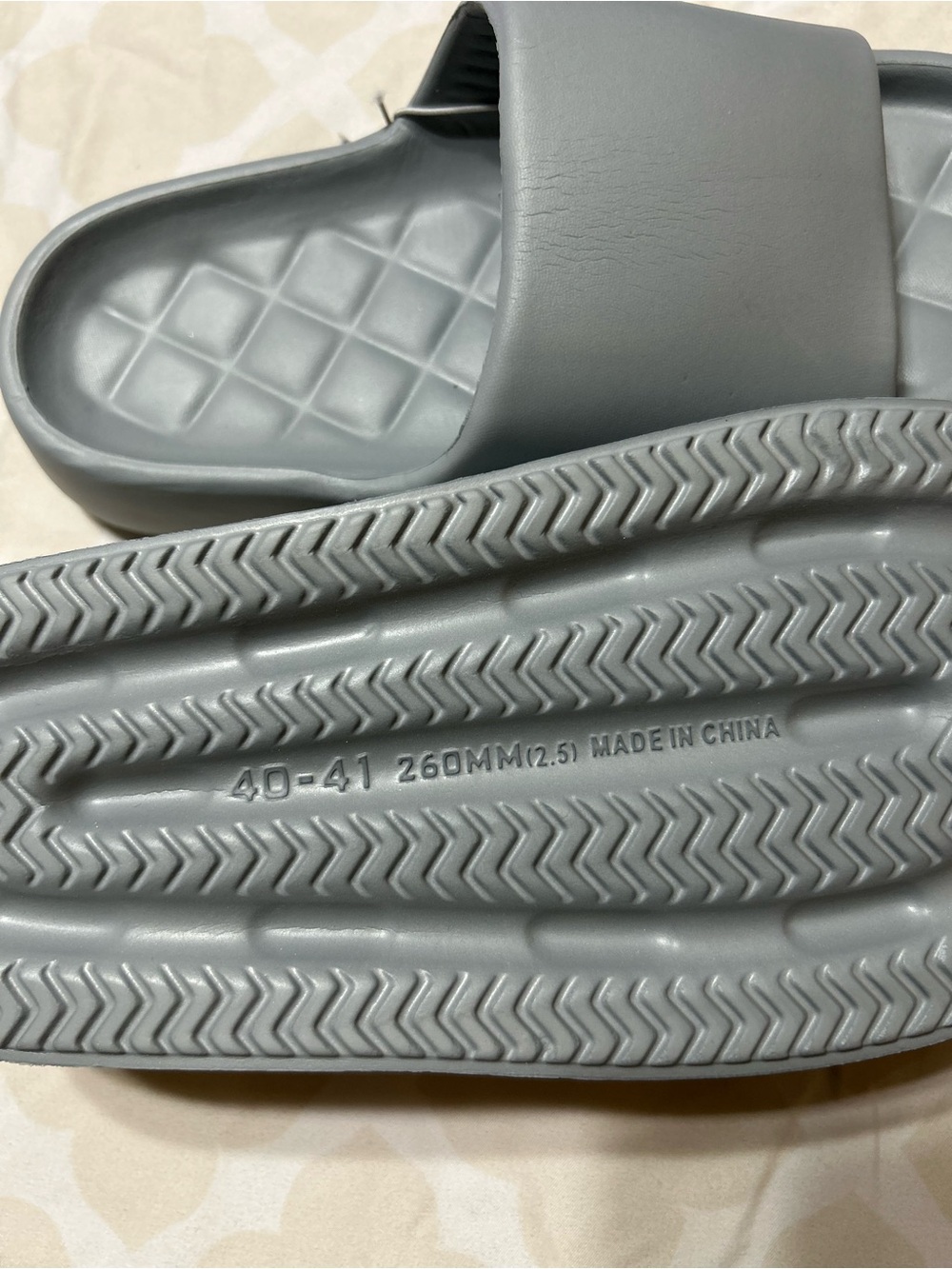 Womans Gray Slide Sandals - Comfortable Everyday Slip-Ons 9/9.5 - Picture 2 of 3